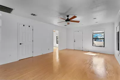 2710 E 3rd Street, Austin, TX 78702 - Photo 10