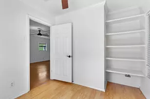 2710 E 3rd St, Austin, TX 78702 - Photo 20