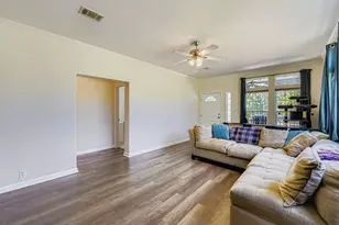 260 Dickerson Ln, Elgin, TX 78621 - Photo 8