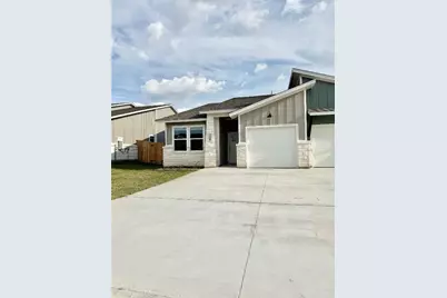 104 Zayd Court #B, Jarrell, TX 76537 - Photo 2