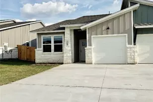 104 Zayd Ct, Jarrell, TX 76537 - Photo 2