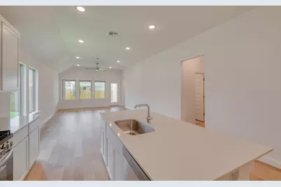 102 Malibu, Hutto, TX 78634 - Photo 8