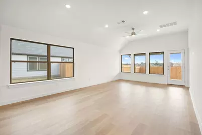 102 Malibu, Hutto, TX 78634 - Photo 6