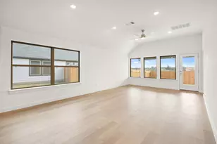 102 Malibu, Hutto, TX 78634 - Photo 6