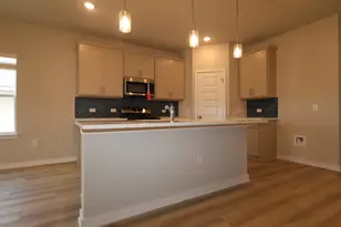 12004 Dillon Fls Dr, Austin, TX 78747 - Photo 6
