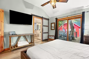 3015 Sunridge Dr, Austin, TX 78741 - Photo 26