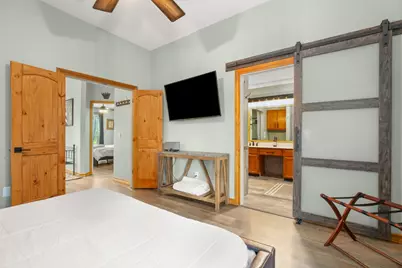 3015 Sunridge Drive, Austin, TX 78741 - Photo 28