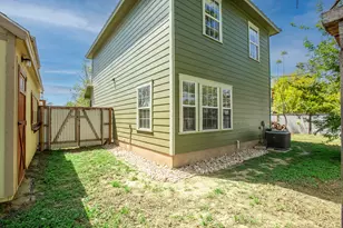 914 Bret Ln, Austin, TX 78721 - Photo 26
