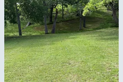 112 Kathleen Avenue, La Grange, TX 78945 - Photo 6