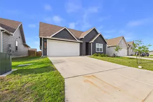 1012 Betsy Dr Dr, Seguin, TX 78155 - Photo 2