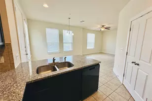 2216 Creekside Ln, Georgetown, TX 78626 - Photo 12