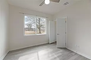 135 Koele Ct, Bastrop, TX 78602 - Photo 18