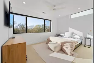 3406 E 17th St, Austin, TX 78721 - Photo 12