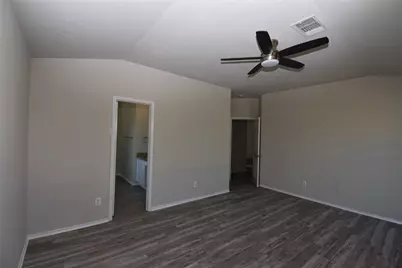1004 Grey Castle Drive, Pflugerville, TX 78660 - Photo 8