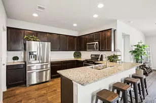 102 Harlan Dr, Hutto, TX 78634 - Photo 2