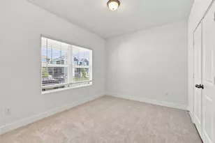 204 Ashby Dr, Hutto, TX 78634 - Photo 14