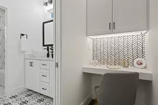 2102 E 2nd St, Austin, TX 78702 - Photo 12