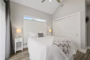 2102 E 2nd St, Austin, TX 78702 - Photo 10