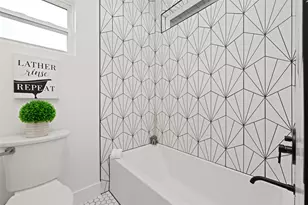 2102 E 2nd St, Austin, TX 78702 - Photo 10