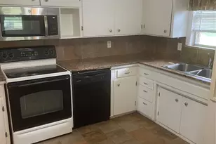 207 N 1st St, Thorndale, TX 76577 - Photo 6