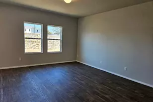 162 Hayloft Ln, Elgin, TX 78621 - Photo 2