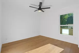 1222 Eleanor St, Austin, TX 78721 - Photo 16