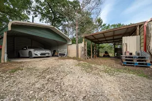 664 Hidden Oaks Dr, Elgin, TX 78621 - Photo 6