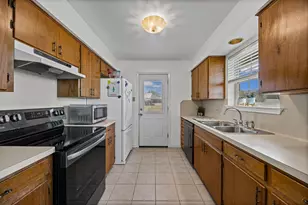 403 County View Rd, Lockhart, TX 78644 - Photo 2