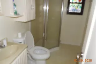 2510 Meadow Ln, Taylor, TX 76574 - Photo 8