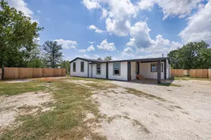 962 Sh 304, Bastrop, TX 78602 - Photo 4
