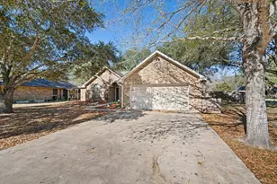 705 Trochta St, El Campo, TX 77437 - Photo 8