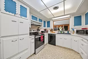 699 Floral Ave, New Braunfels, TX 78130 - Photo 14