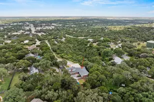 699 Floral Ave, New Braunfels, TX 78130 - Photo 34