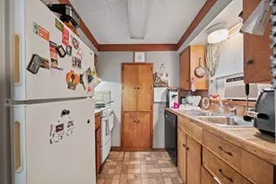 699 Floral Ave, New Braunfels, TX 78130 - Photo 36