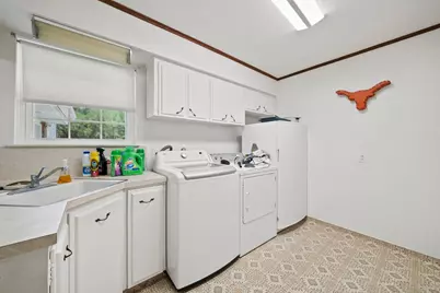 699 Floral Avenue, New Braunfels, TX 78130 - Photo 16