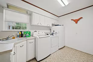 699 Floral Ave, New Braunfels, TX 78130 - Photo 16