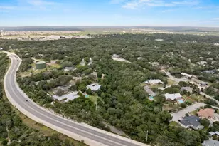 699 Floral Ave, New Braunfels, TX 78130 - Photo 28