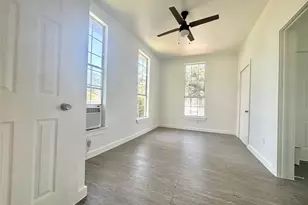 2410 E 12th St, Austin, TX 78702 - Photo 6