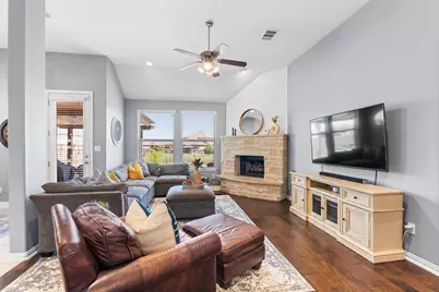 304 Miracle Rose Way, Liberty Hill, TX 78642 - Photo 4