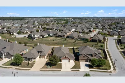 304 Miracle Rose Way, Liberty Hill, TX 78642 - Photo 38