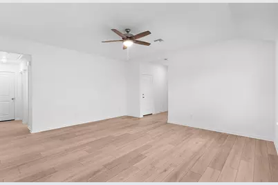 13721 Tucker Hedge Pass, Elgin, TX 78621 - Photo 6