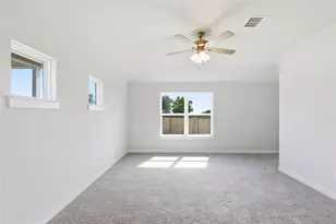 238 Seattle Slew Dr, Jarrell, TX 76537 - Photo 12