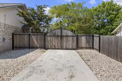 1102 Oak Hollow Drive, Leander, TX 78641 - Photo 24
