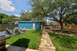 901 Oakcrest Cir, Cedar Park, TX 78613 - Photo 32