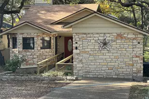 8 Stonehouse Cir, Wimberley, TX 78676 - Photo 2
