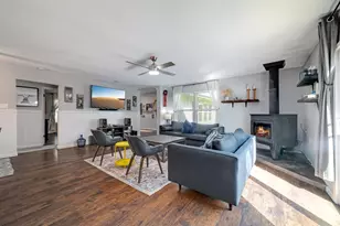 842 Cougar Dr, Canyon Lake, TX 78133 - Photo 4