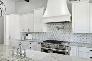 11601 Morningsun Dr, Austin, TX 78737 - Photo 12