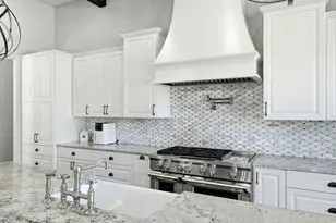 11601 Morningsun Dr, Austin, TX 78737 - Photo 12