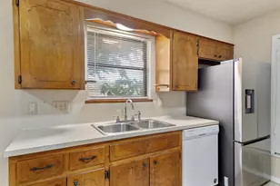 2805 Davis St, Taylor, TX 76574 - Photo 6