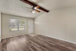 2805 Davis St, Taylor, TX 76574 - Photo 2